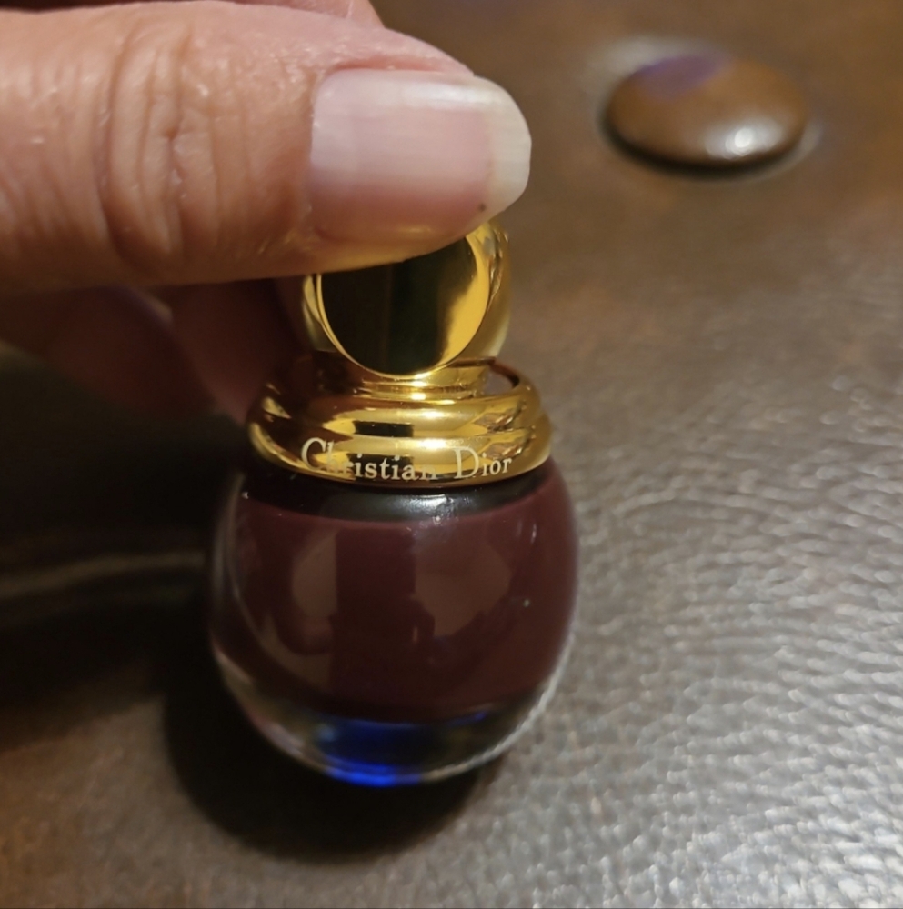 Dior Limited Edition Atelier Of Dreams Diorific Nail Polish COROLLE - Picture 1 of 3